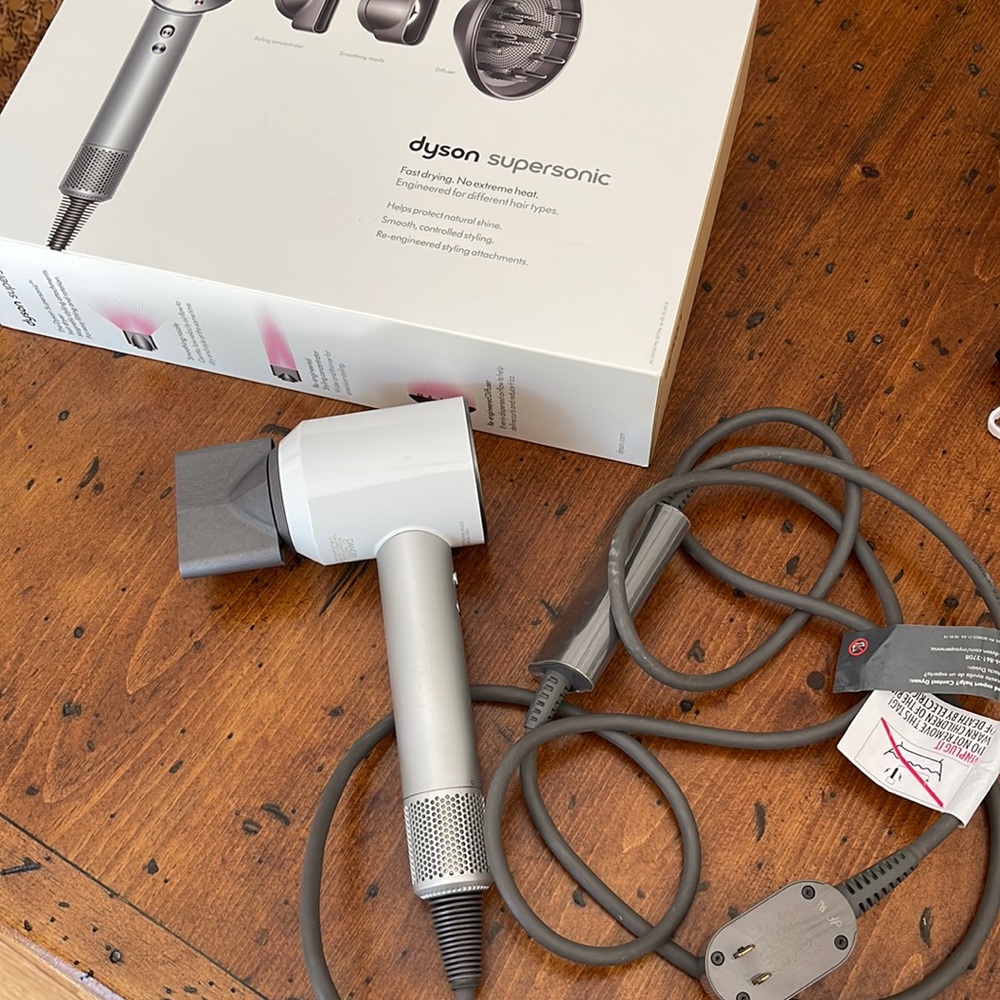 Dyson supersonic hair dryer